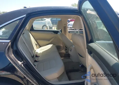 2015 Volkswagen Passat 1.8T Limited Edition z USA, uszkodzony, nr VIN 1VWAS7A38FC079728